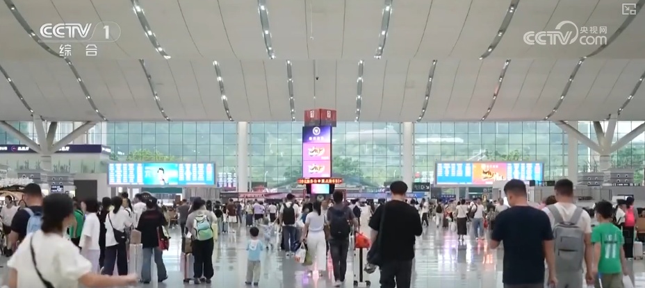 出行提示_2025國慶中秋假期交通出行情況_自駕出行占比及高速公路車流量預測