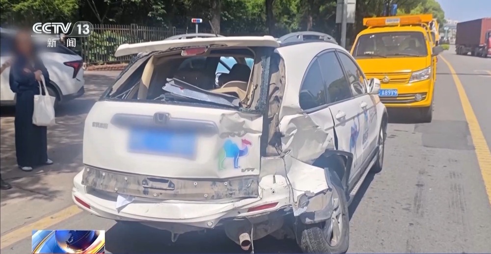 出行提示_高速公路出口變道事故_端午假期交通安全