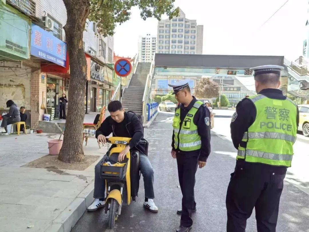 電動(dòng)車號牌新規(guī)_黃色臨時(shí)標(biāo)識牌禁行_禁行