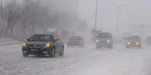 出行提示_雪地行車安全技巧_降雪天氣開車注意事項