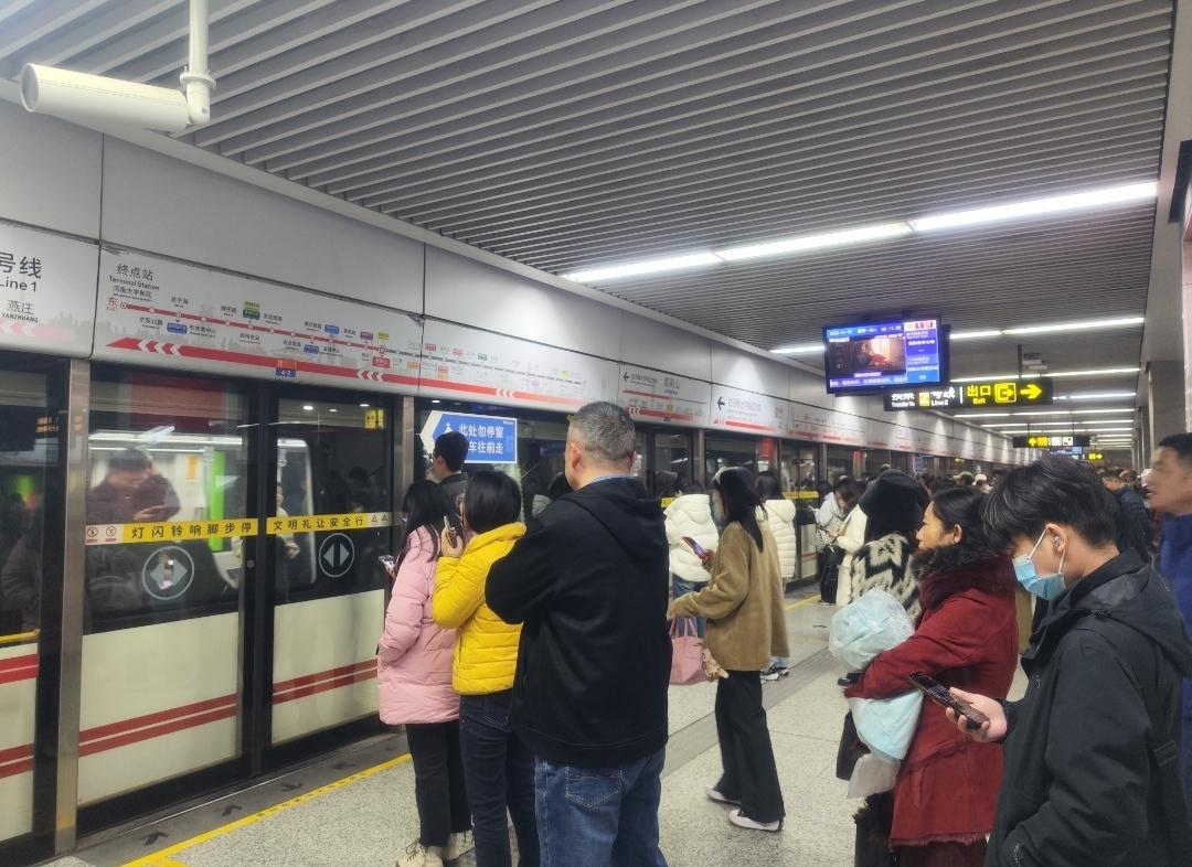 鄭州公共交通早高峰客流量增長_限行_鄭州市限行政策恢復