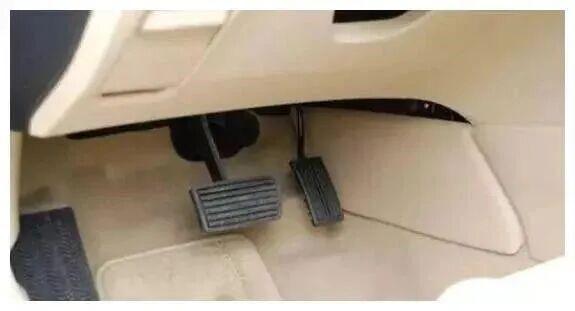 出行提示_雨雪天氣安全行車_雨雪天氣行車技巧