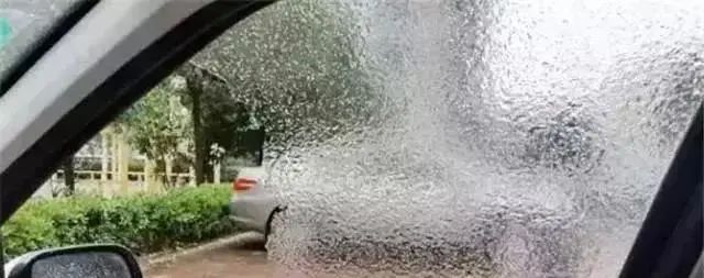 出行提示_降雪天氣開車注意事項(xiàng)_雪地行車安全技巧