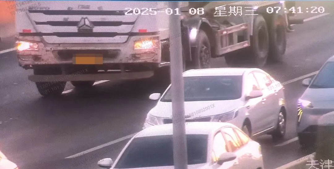 冬季行動(dòng)大貨車闖禁行_禁行_天津交警查處闖禁行貨車