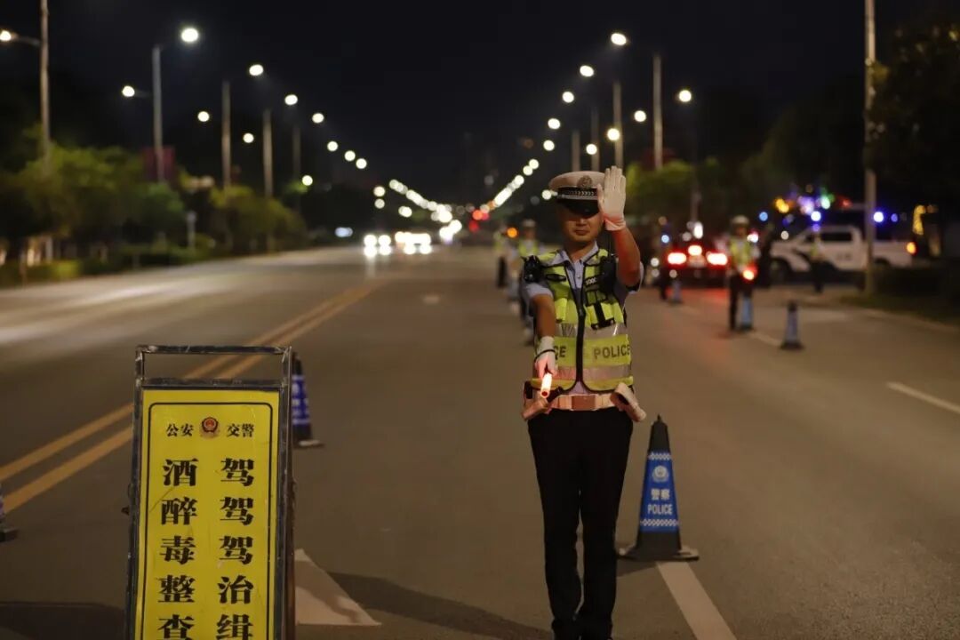 出行提示_國慶節(jié)高速免費通行時間_國慶中秋雙節(jié)出行安全提示