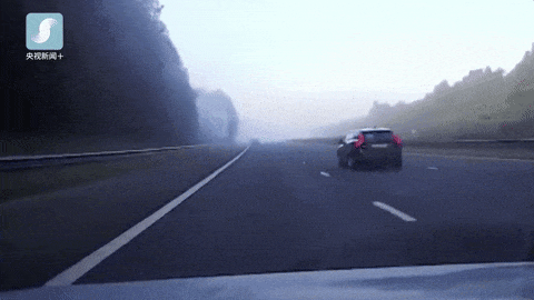 大霧天氣駕車安全指南_霧天行車安全注意事項(xiàng)_出行提示