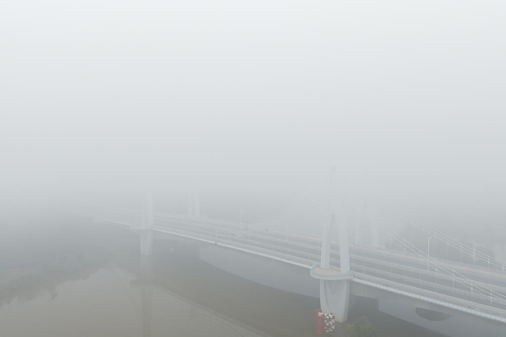 出行提示_雨雪天氣駕車安全指南_元旦返程高峰安全注意事項(xiàng)