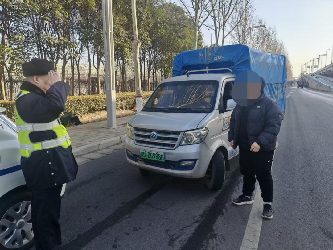 禁行_禁行標識牌圖片大全_禁行的拼音